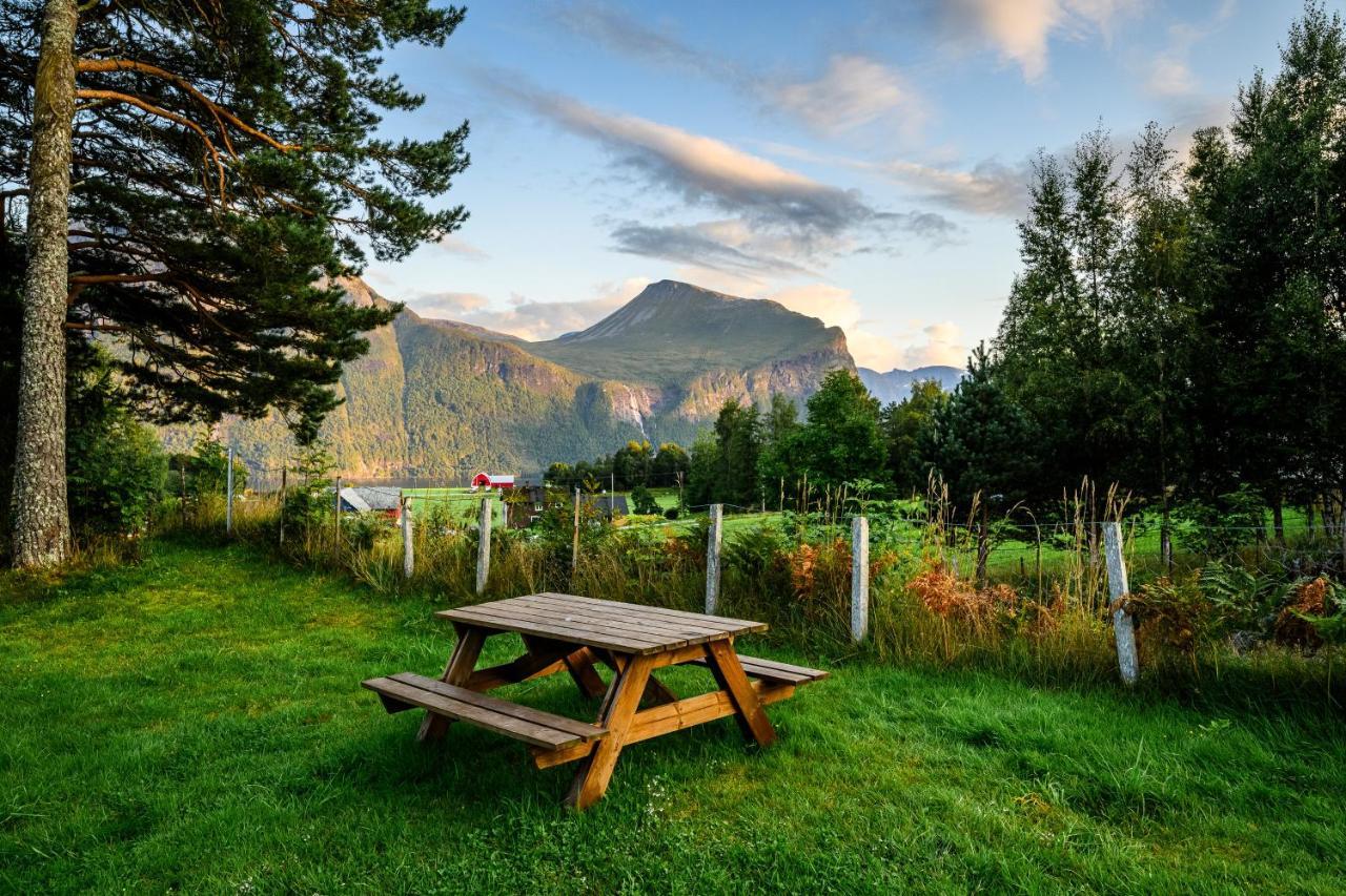 Korsbakken Camping Isfjorden 外观 照片