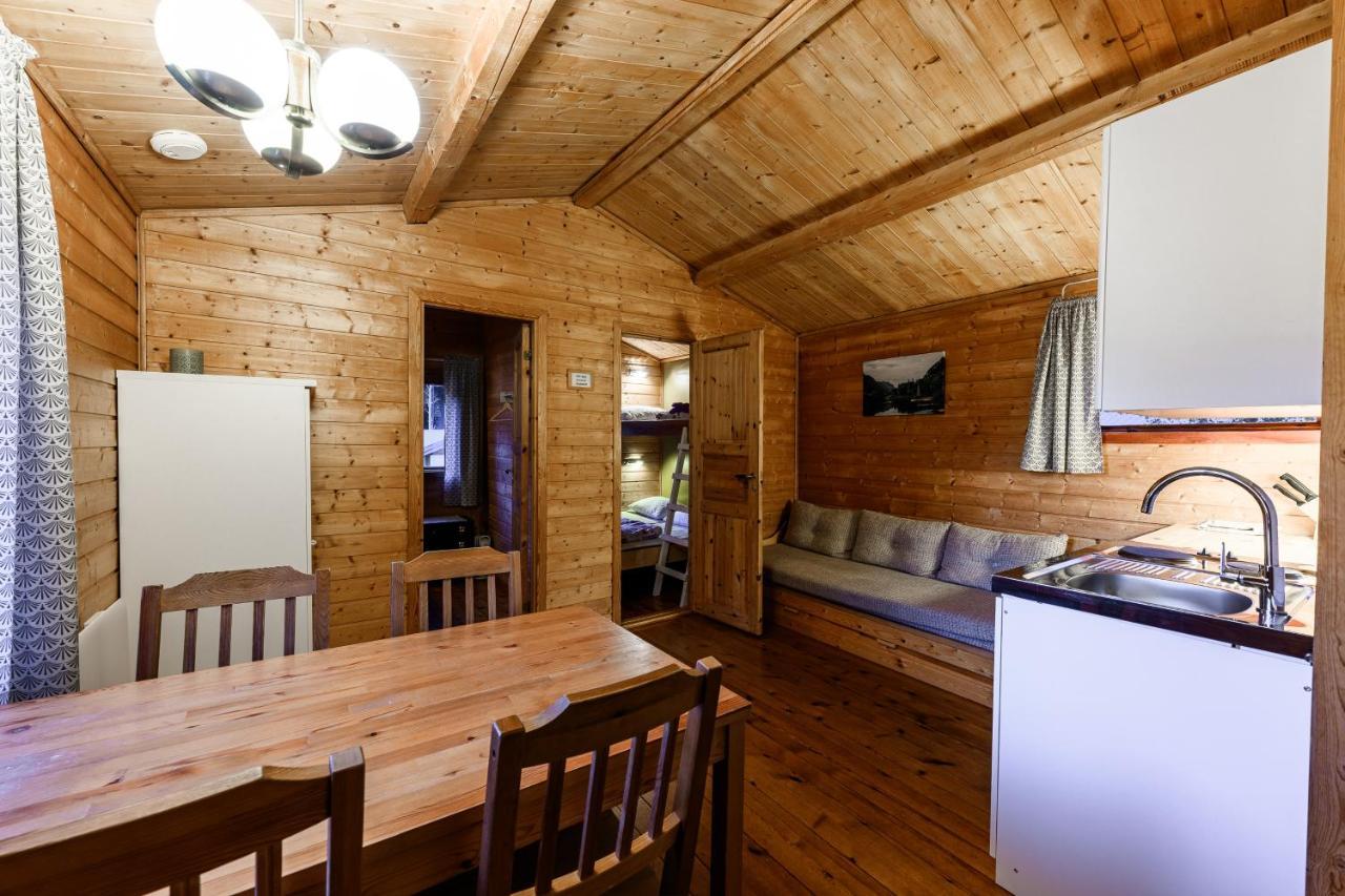 Korsbakken Camping Isfjorden 外观 照片