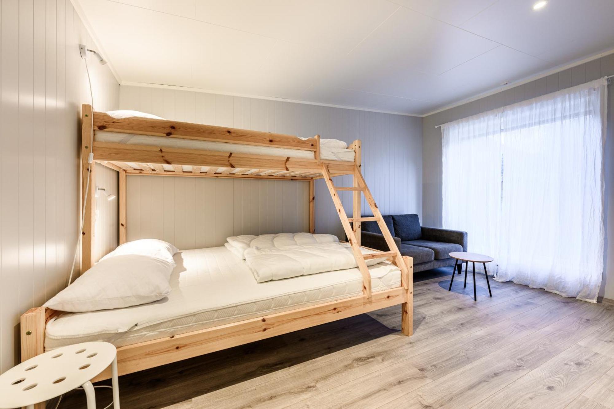 Korsbakken Camping Isfjorden 外观 照片