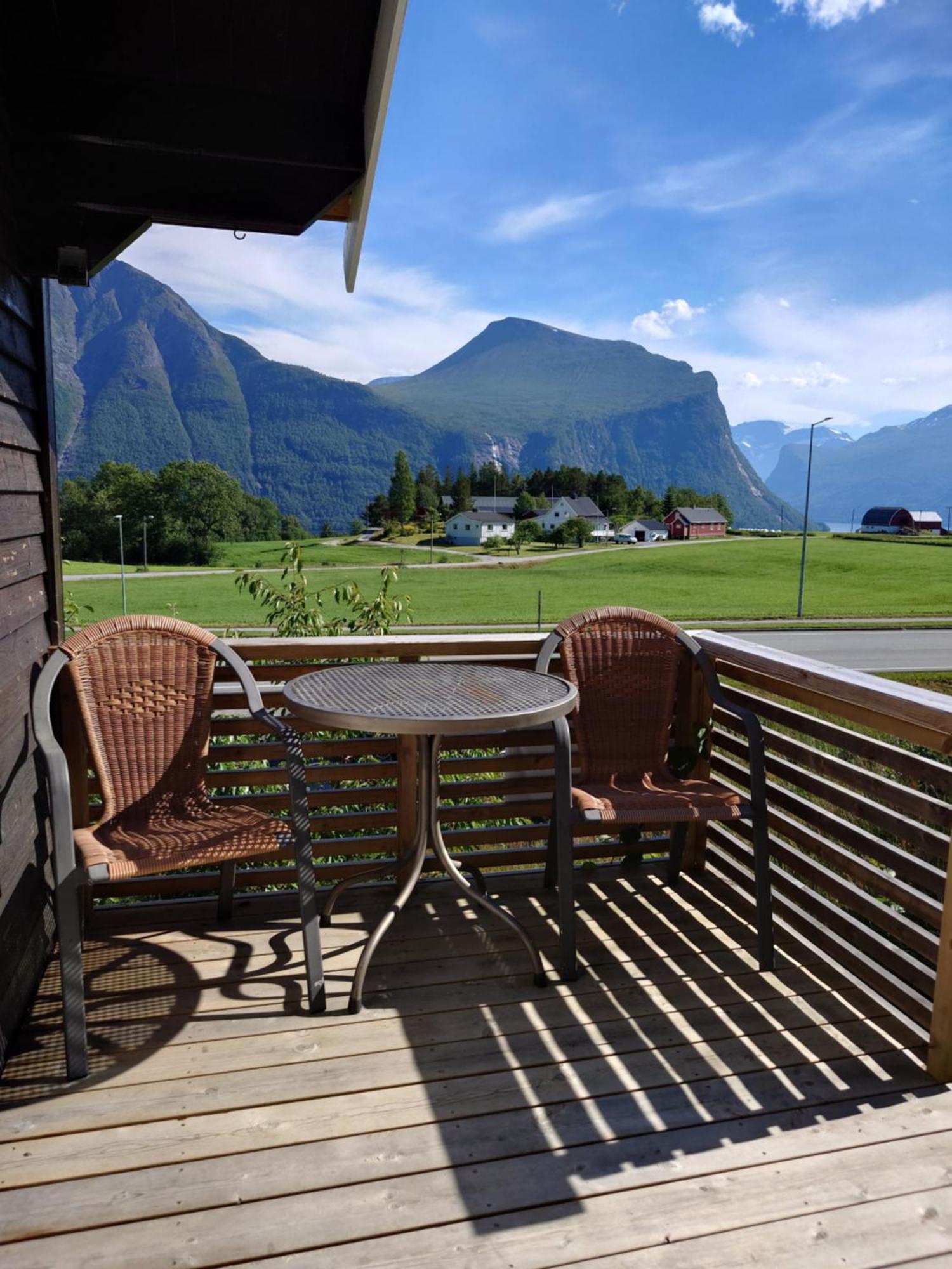 Korsbakken Camping Isfjorden 外观 照片